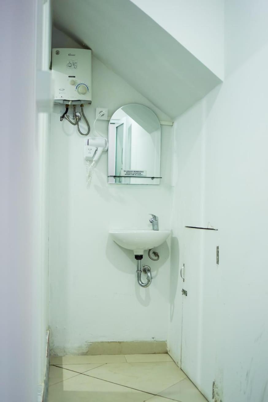 Kareem Syariah Hostel ブキティンギ エクステリア 写真
